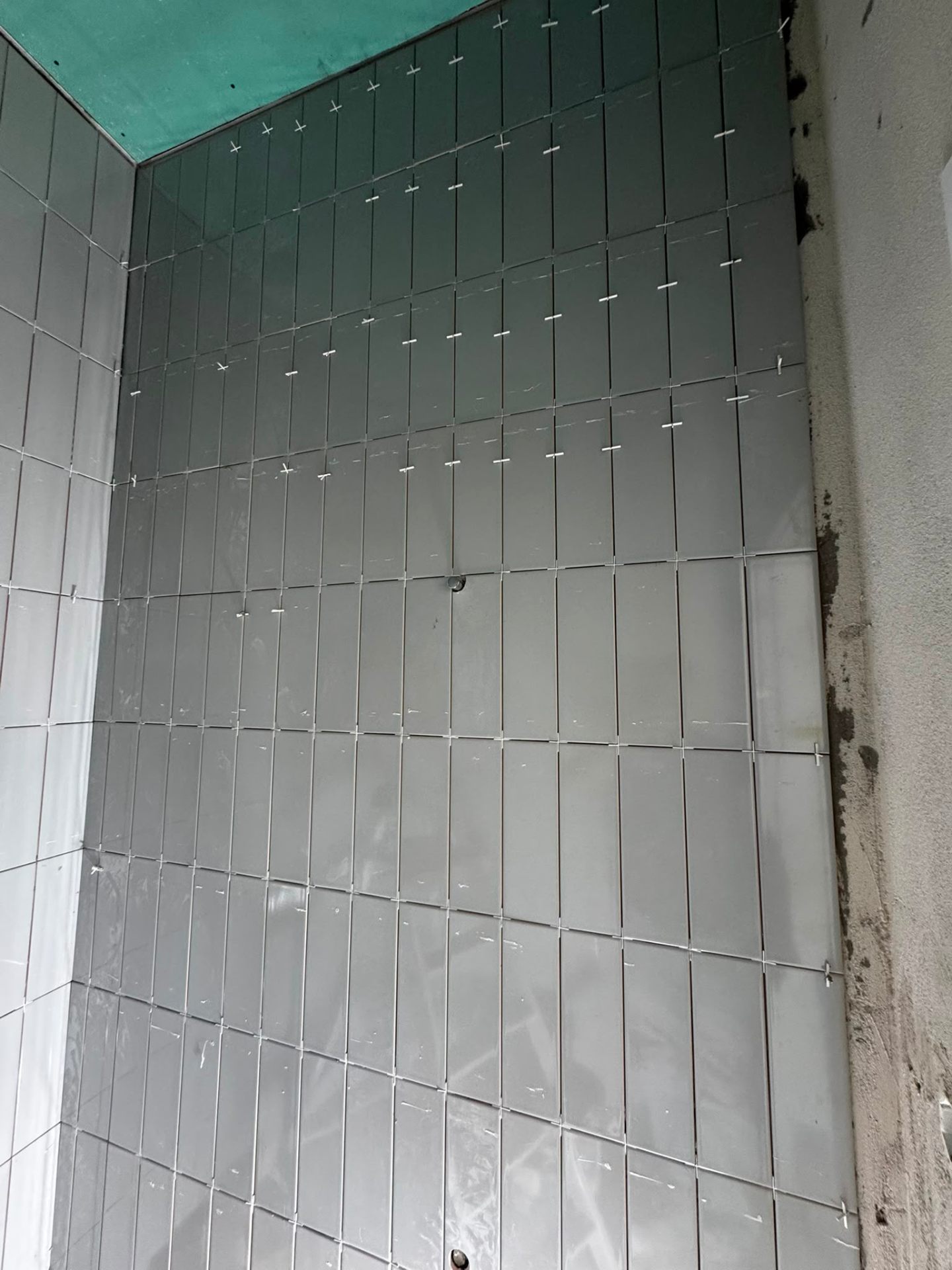 Revestimento cerâmico aplicado pela AZ Construction
